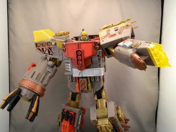 Transformers Year Of The Snake Platinum Edition Omega Supreme  (41 of 48)